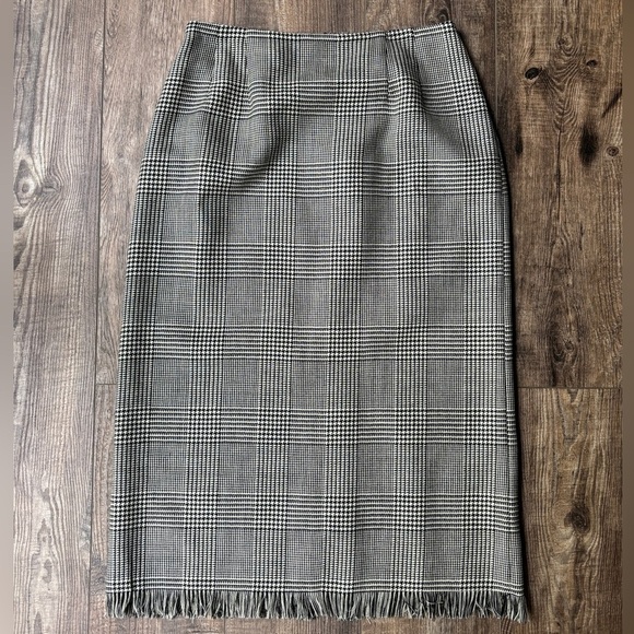 Harve Benard Long Skirt Black w/ Fringe at Bottom 100% Wool Women's Size 14 - Picture 1 of 15